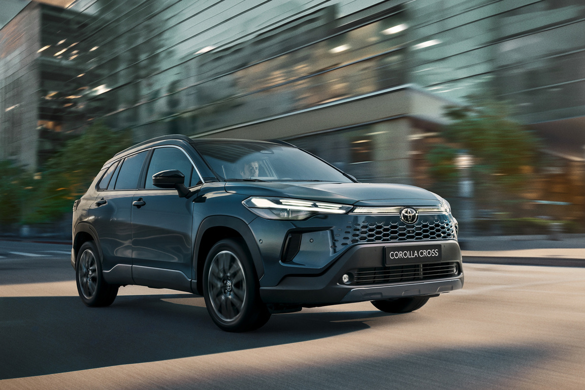 JAUNAIS COROLLA CROSS HYBRID
