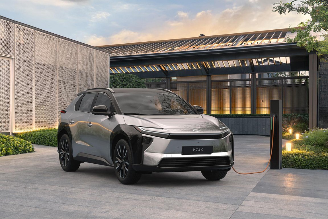 JAUNAIS PILNĪBĀ ELEKTRISKAIS TOYOTA bZ4X
