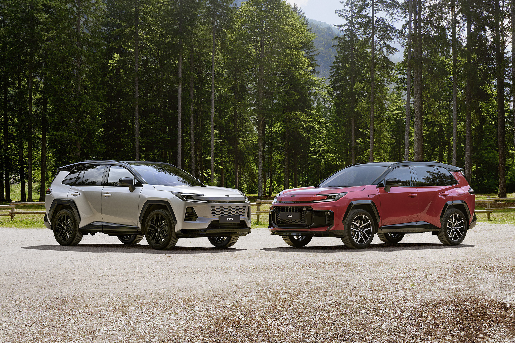 AMSERV UN JAUNĀ RAV4 “ATVĒRTO DURVJU DIENAS”