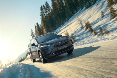 JAUNAIS COROLLA CROSS HYBRID